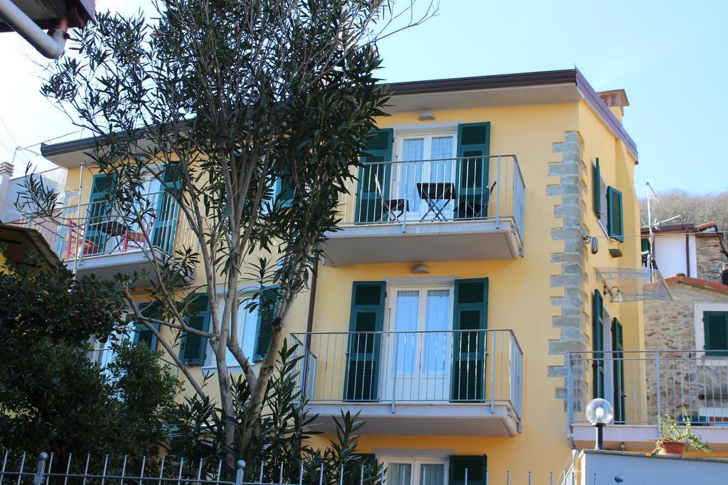 Pietra Di Mare Hotell Biassa Eksteriør bilde